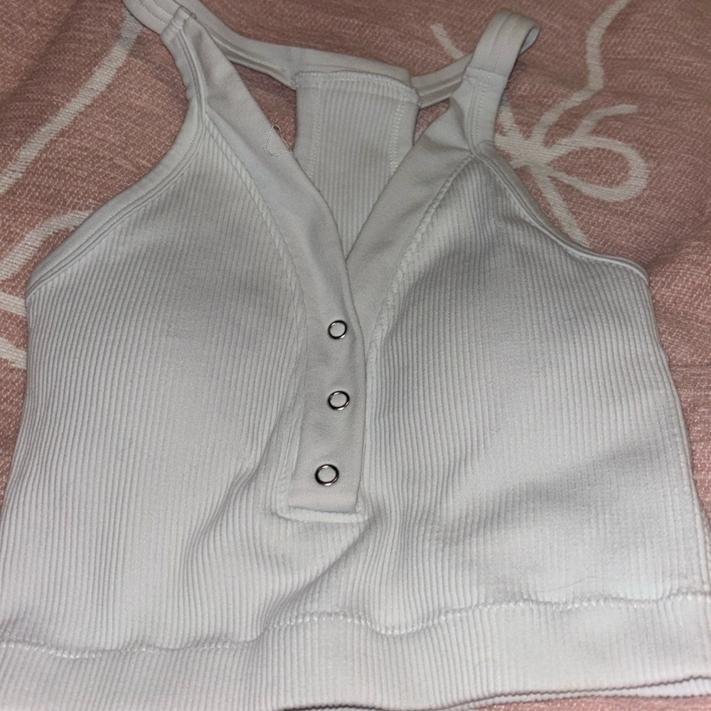 Cropped, Tank Top with buttons down the middle